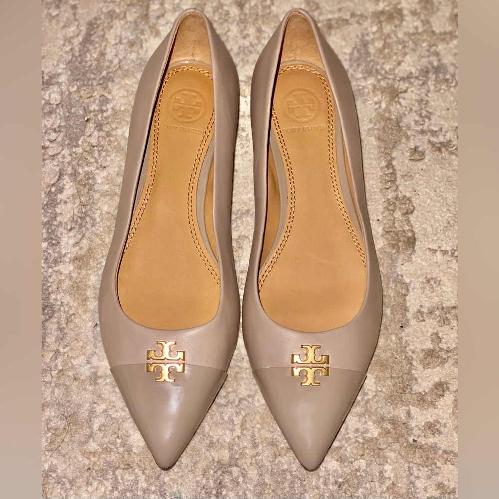 TORY BURCH. Leather French Gray Everly Pointy Toe Ballet Flat. Size: 6.5 M *NEW